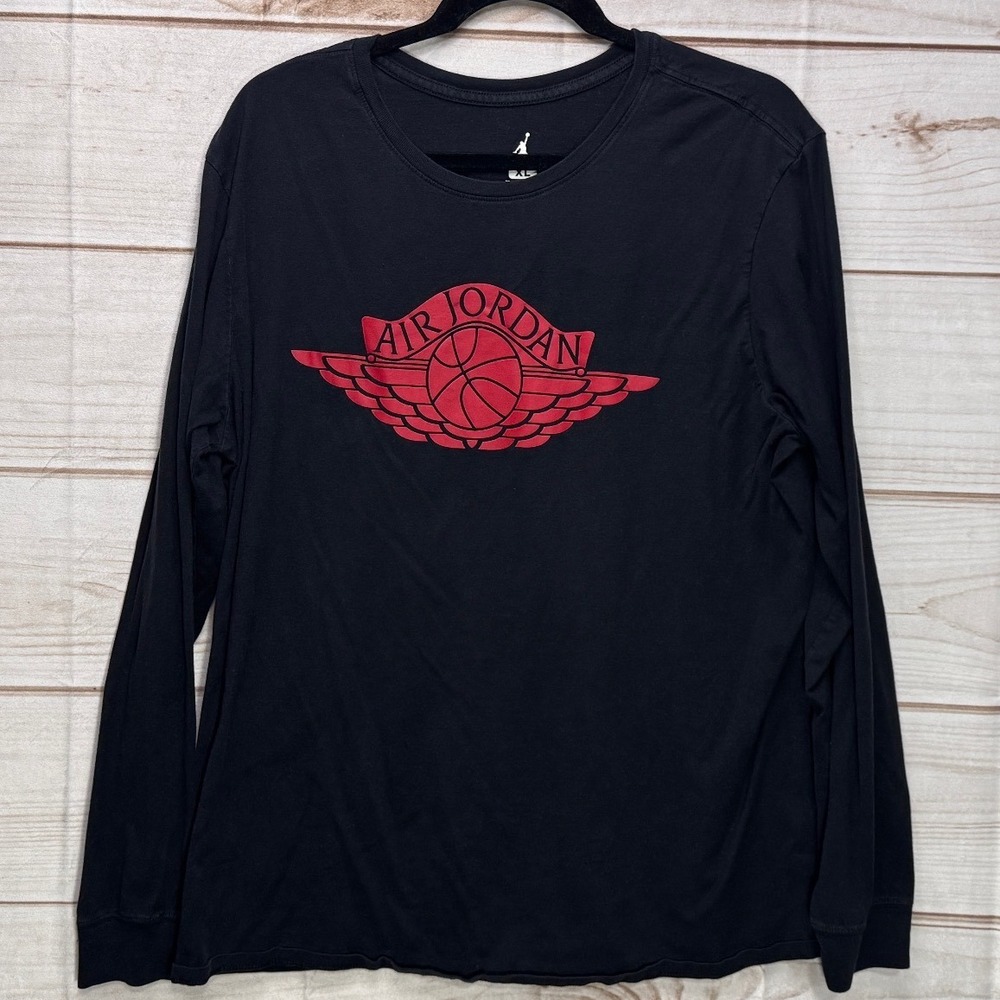 Jordan Brand Mens XL Long Sleeve T-Shirt Black Red Wings Logo Graphic Crewneck